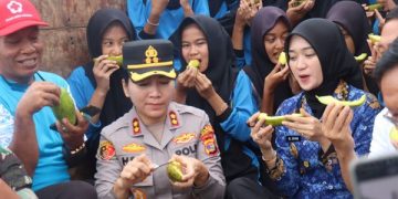 Makan Alpukat di Lampung Timur Cetak Rekor MURI