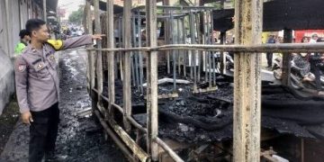 Truk Muatan Solar Terbakar di Pringsewu