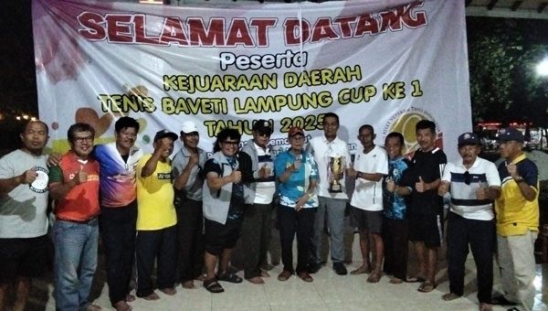 Tim Tenis Beregu Baveti Metro