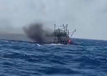 Kapal Terbakar di Perairan Lampung
