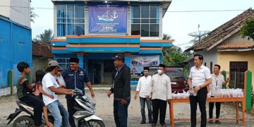 HMNI dan IWO Lampung Timur bagi takjil