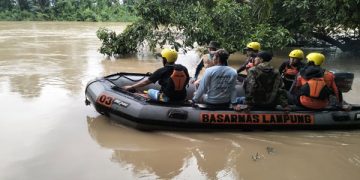 Warga Lampung Timur Hilang Jatuh dari Kapal di Way Sekampung