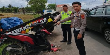Kecelakaan Mobil Pikap dan Motor Vario di Pringsewu