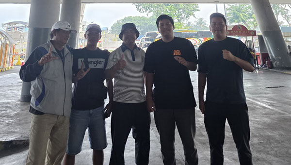 Atlet tenis Kota Metro