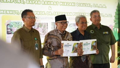 Pemberian nama dua anak Harimau Sumatera di Lembah Hijau Lampung