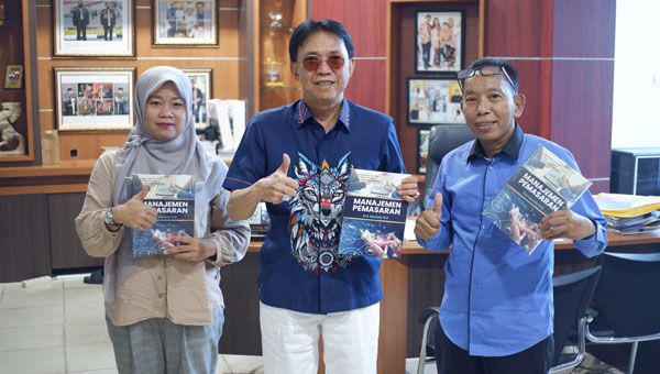 Dosen IIB Darmajaya Terbitkan Buku Manajemen Pemasaran Era Society 5.0