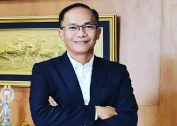 Ketua Dewan Pembina Yayasan Alfian Husin Dr. Andi Desfiandi