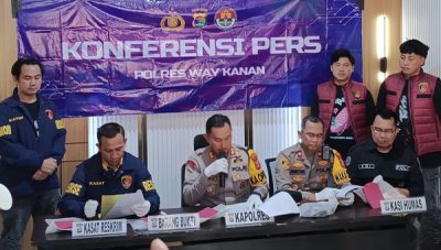 Konferensi pers Polres Way Kanan