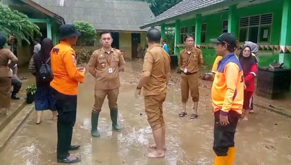 Banjir bandang di Tanggamus Lampung